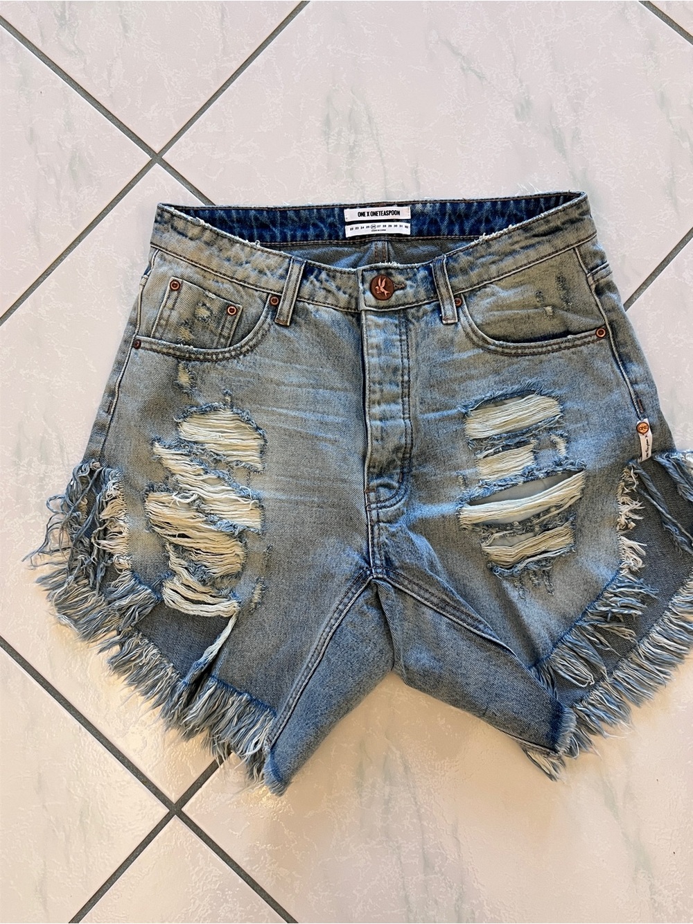One Teaspoon Frankies Y2K Low Rise Slouch Shorts York Wash Size 26